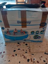 Piscina rotonda  con copri piscina