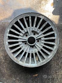 Cerchione in lega Volvo 240