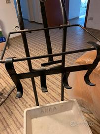 Carrello e secchi per mangiatoia cavallo