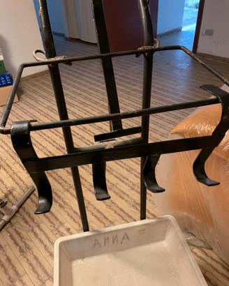 Carrello e secchi per mangiatoia cavallo