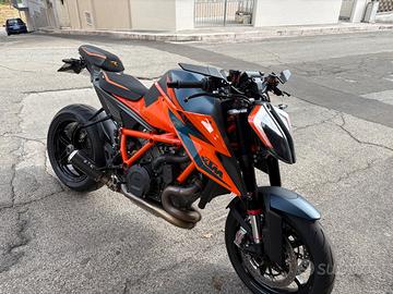 Ktm 1290 superduke r