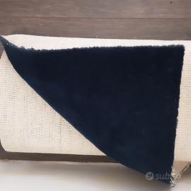 Pavimento nuovo moquette blu di pregio