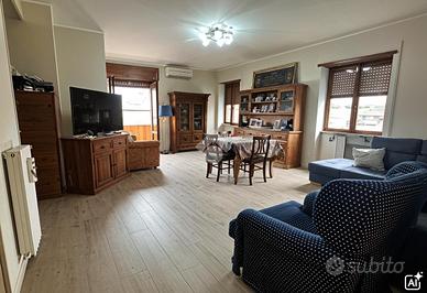 Ampia metratura con 3 camere e doppi servizi