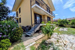 Appartamento di 130 m² con 4 locali a Trofarello