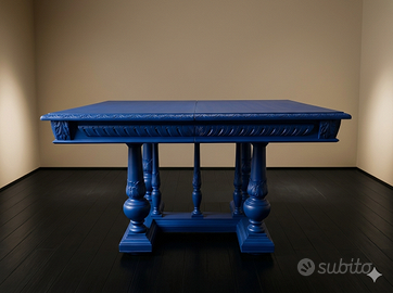 tavolo scultoreo dal design neoclassico rivisitato