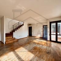 DUPLEX IN QUARTIERE PESCARINI