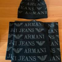 Completo sciarpa e berretto Armani