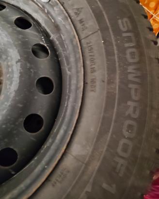 Gomme invernali nokian snowprof1 215/70 r16