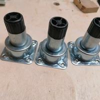 Piedini in metallo regolabili per mobili