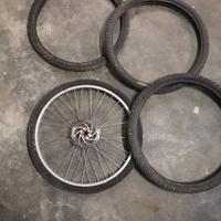 Svariati ricambi bici leggere descrizione