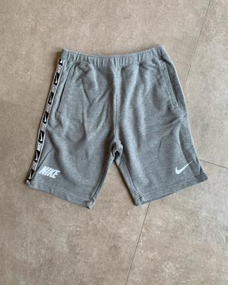 Pantaloncini Nike taglia M