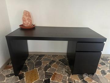 Scrivania Ikea Malm nera