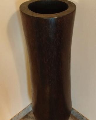 Vaso in legno banano
