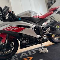 Yamaha R6