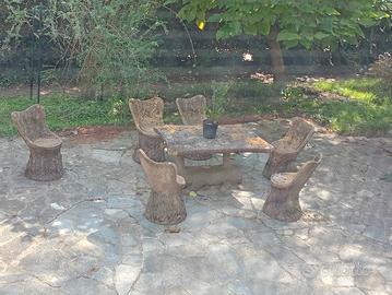 tavolo con sedie in cemento