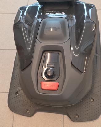Husqvarna Automower® 410XE senza filo perimetrale