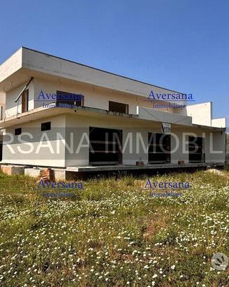 Locale commerciale 270 mq + cortile di 330 mq