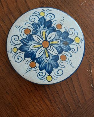 scatola maiolica Deruta