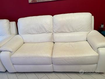 Divano tre posti e poltrona Chateaux D’Ax