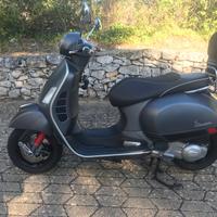 Piaggio Vespa 300 GTS - 2017 full