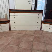 Cassettiera e comodini robusti di qualità