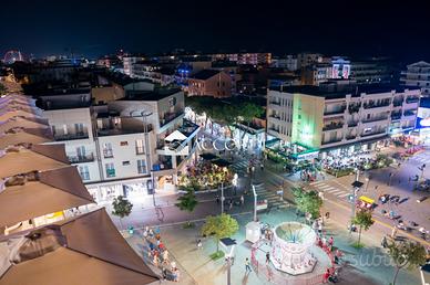 RIFERIMENTO FC109 - BAR GIOVANE E ALLA MODA in p.