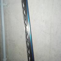 Profilo in acciaio per piastrelle