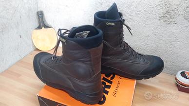 Anfibi Crispi AT 4 con Gore-Tex e Vibram