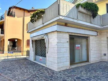 NEGOZIO A ROSETO DEGLI ABRUZZI