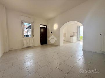 CASA DI CORTE A TURATE