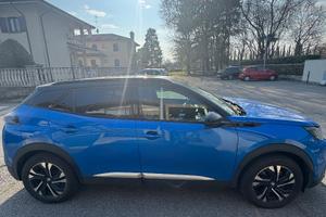 Peugeot E-2008 GT - Tetto panoramico