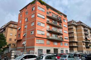 2 LOCALI A ROMA