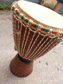 Djembe tamburo africano.