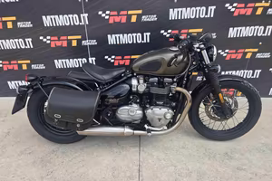 TRIUMPH Bonneville Bobber Video 360
