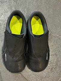 Scarpini bambino senza tacchetti Nike