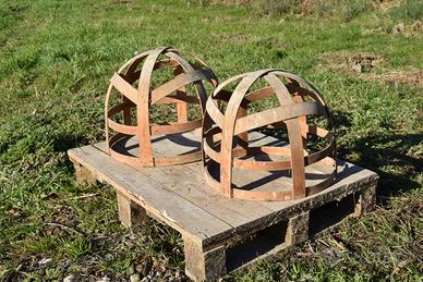 Gabbie in legno per damigiane
