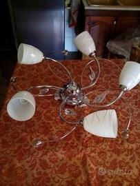 Plafoniera con sfere in cristallo. 