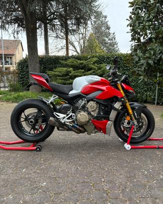 Ducati Streetfighter v4s full Akra