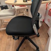 Set scrivania e sedia da ufficio