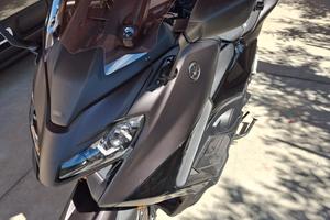 Moto scuter yamaha tmax560 tech 
