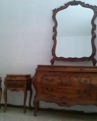 Trittico letto in noce massello intarsiato