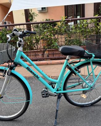 Bicicletta elettrica Bianchi e-bike verde