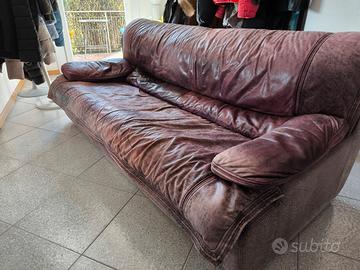 divano in pelle nabuk