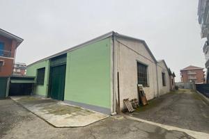 Immobile di 724 m² con 2 locali a Carmagnola