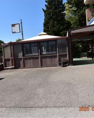 LOCALE COMMERCIALE+GAZEBO CHIUSO+TERRAZZO