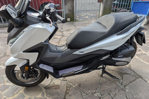 Honda forza 125