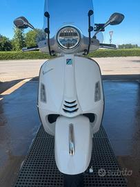 Vespa 310 GTS Super