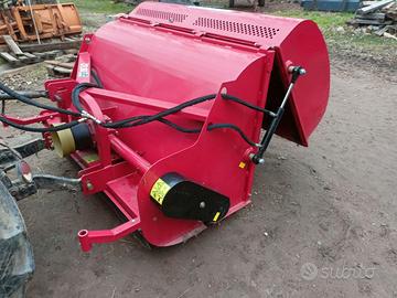 Trincia raccoglitrice a mazze 160