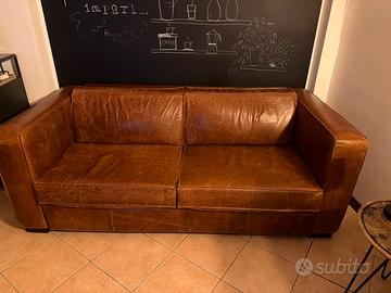 Divano in cuoio ( letto)