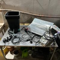 Vasca idroponica con accessori vari